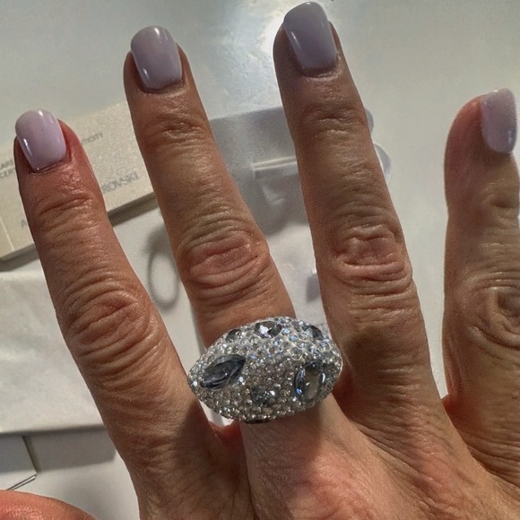 New in box Atelier Swarovski cocktail ring - Picture 4 of 11